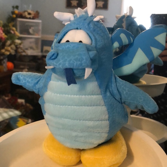 Club penguin blue dragon - Picture 1 of 4